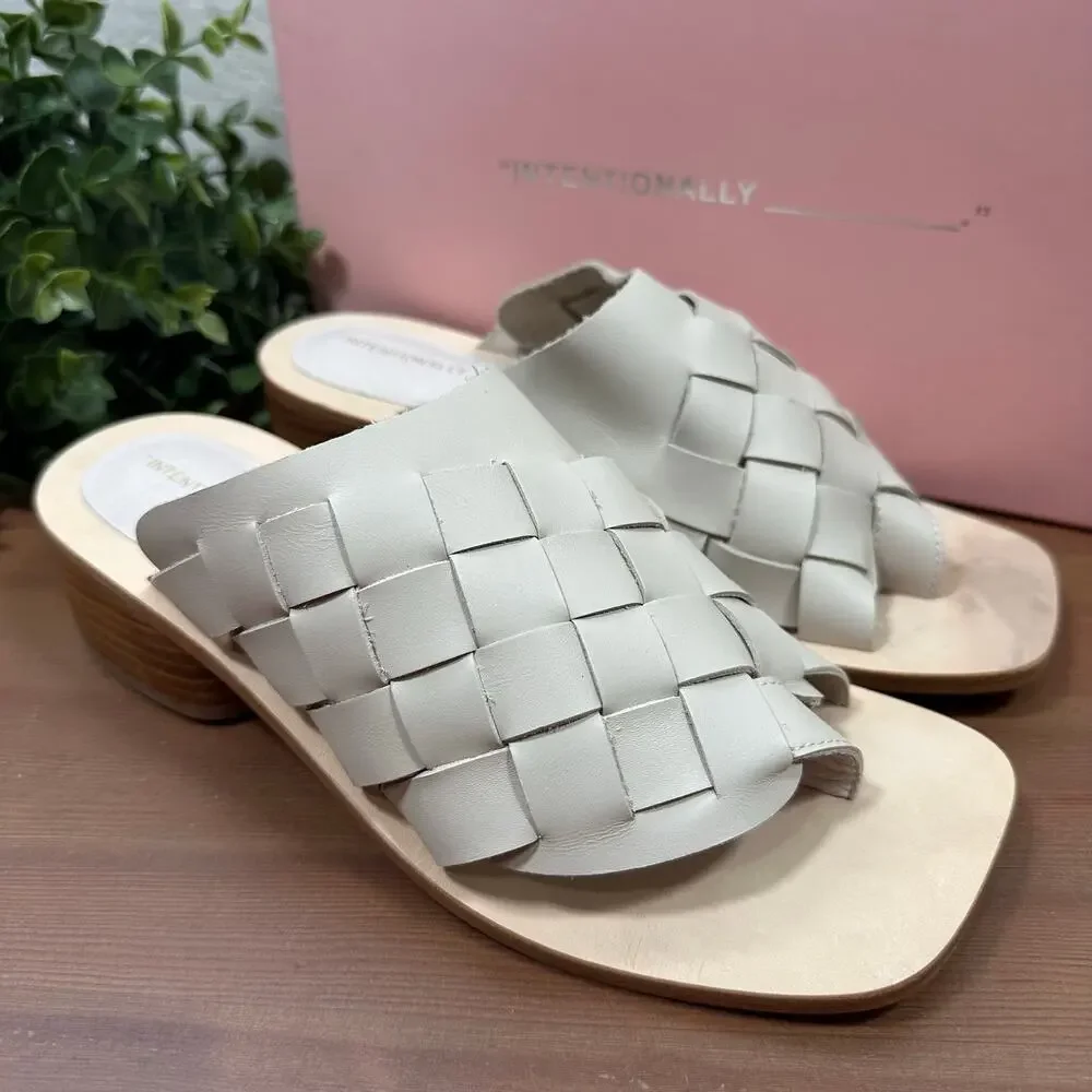 INTENTIONALLY BLANK Women's Kelly Woven Leather Sandals Cream Size 8